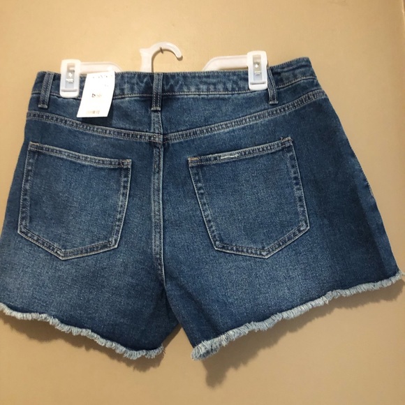 Ladies jeans shorts bnwt - Picture 2 of 3